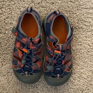 Boys Keen sandals size 1